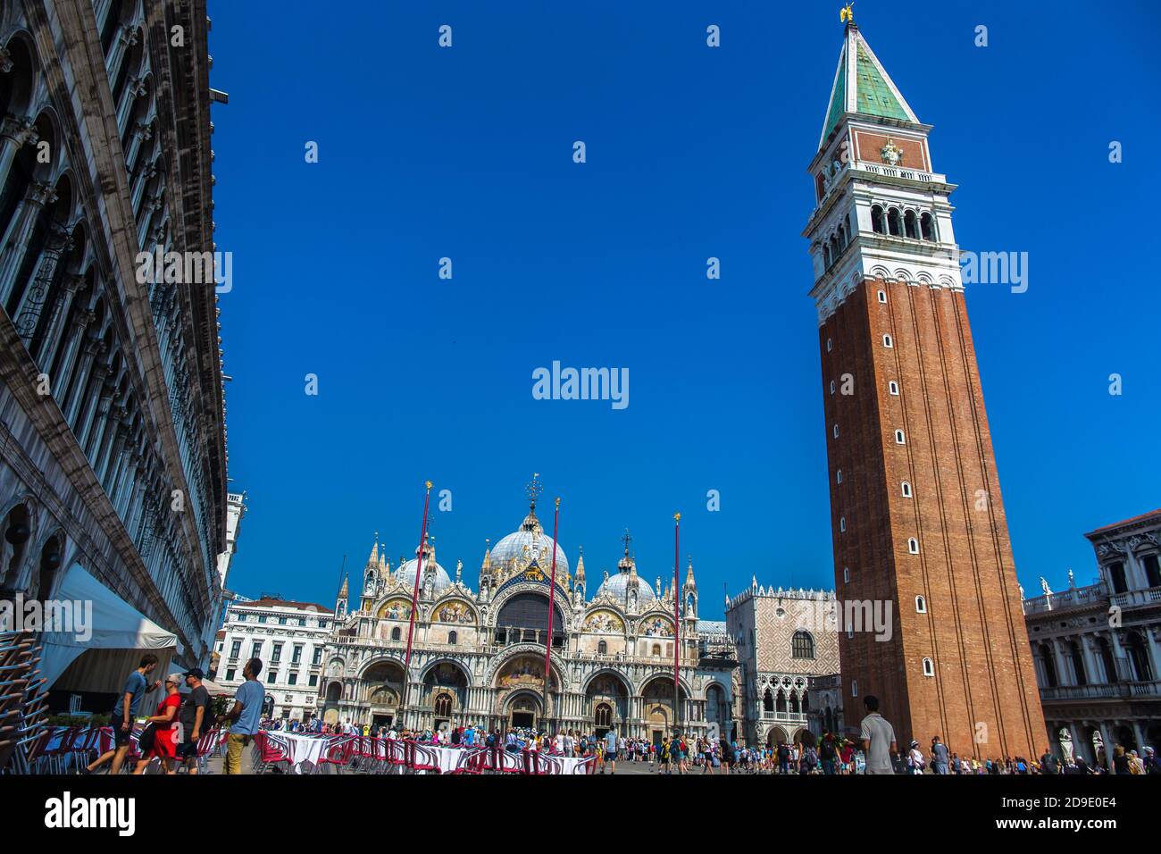 La plaza de San Marcos en Venecia - Piazza San Marco en Venecia. Foto de stock