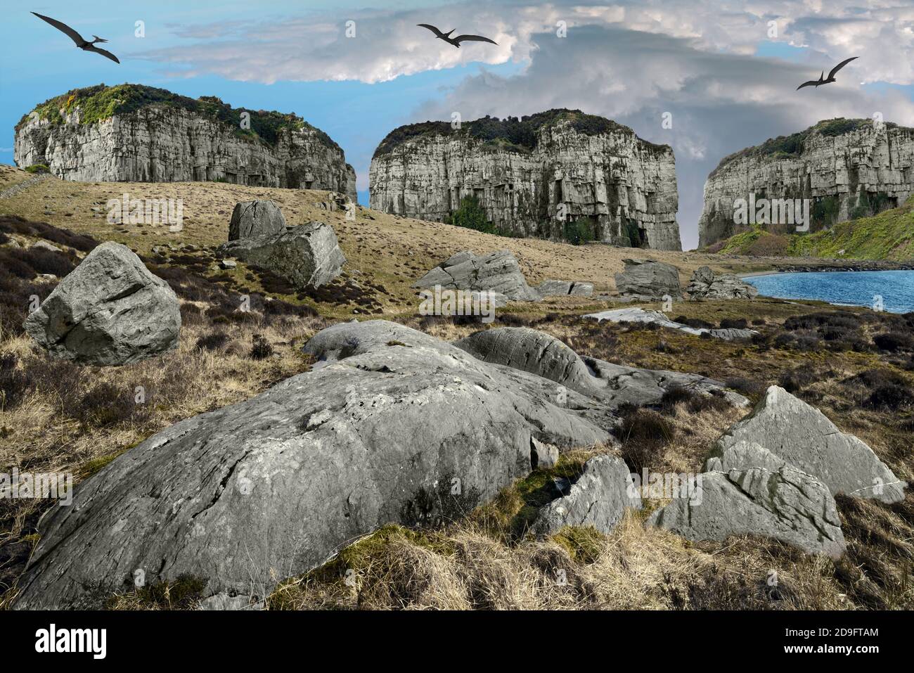 Una visión de fantasía del período Jurásico con pterodáctilos gigantes volando sobre extrañas montañas de mesa. Incluye Castle Rock, Anglesey y Snowdonia. Foto de stock