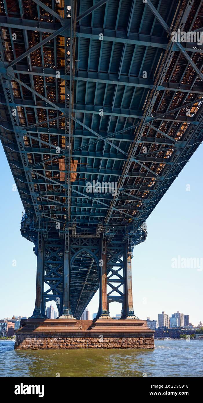 Bajo Manhattan Bridge, Nueva York, Estados Unidos. Foto de stock
