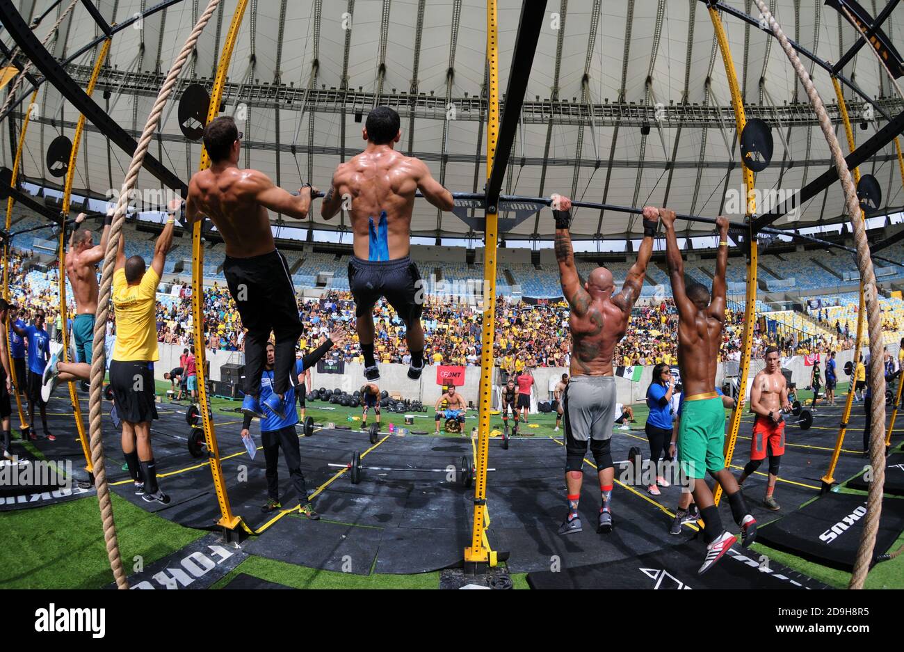 394 en la categoría «Crossfit male pull» de fotos e imágenes de stock  libres de regalías