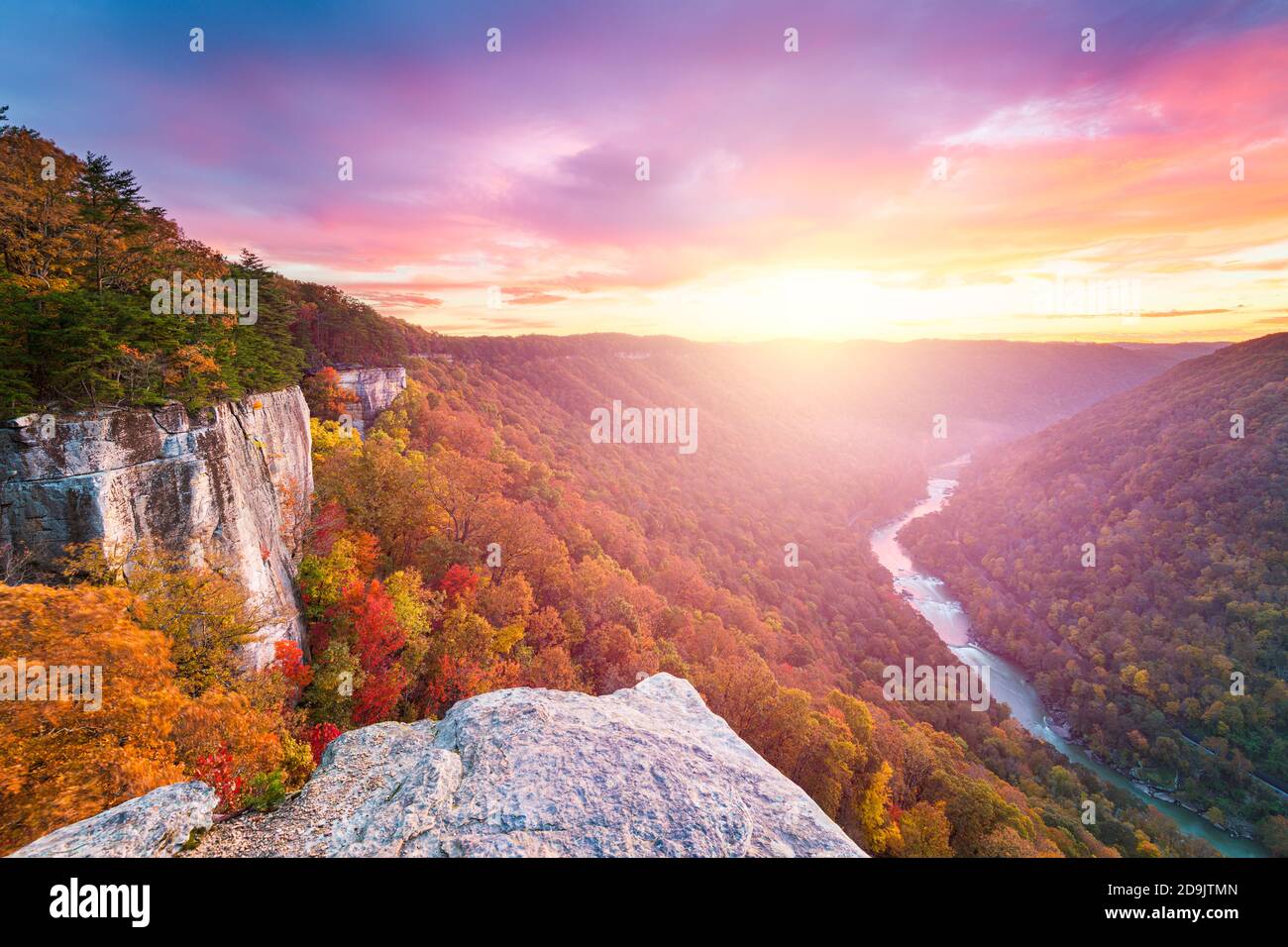 New River Gorge, Virginia Occidental, EE.UU. Paisaje otoñal en el muro sin fin. Foto de stock