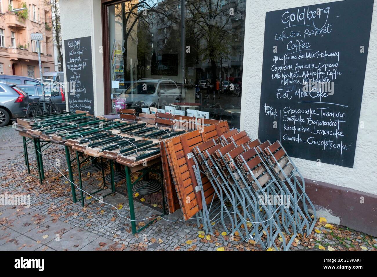 Encierro en Berlín durante Corona pandemie, bares cerrados y restaurantes en noviembre de 2020, Corona Hotspot Neukeln, Berlín, alemania Foto de stock