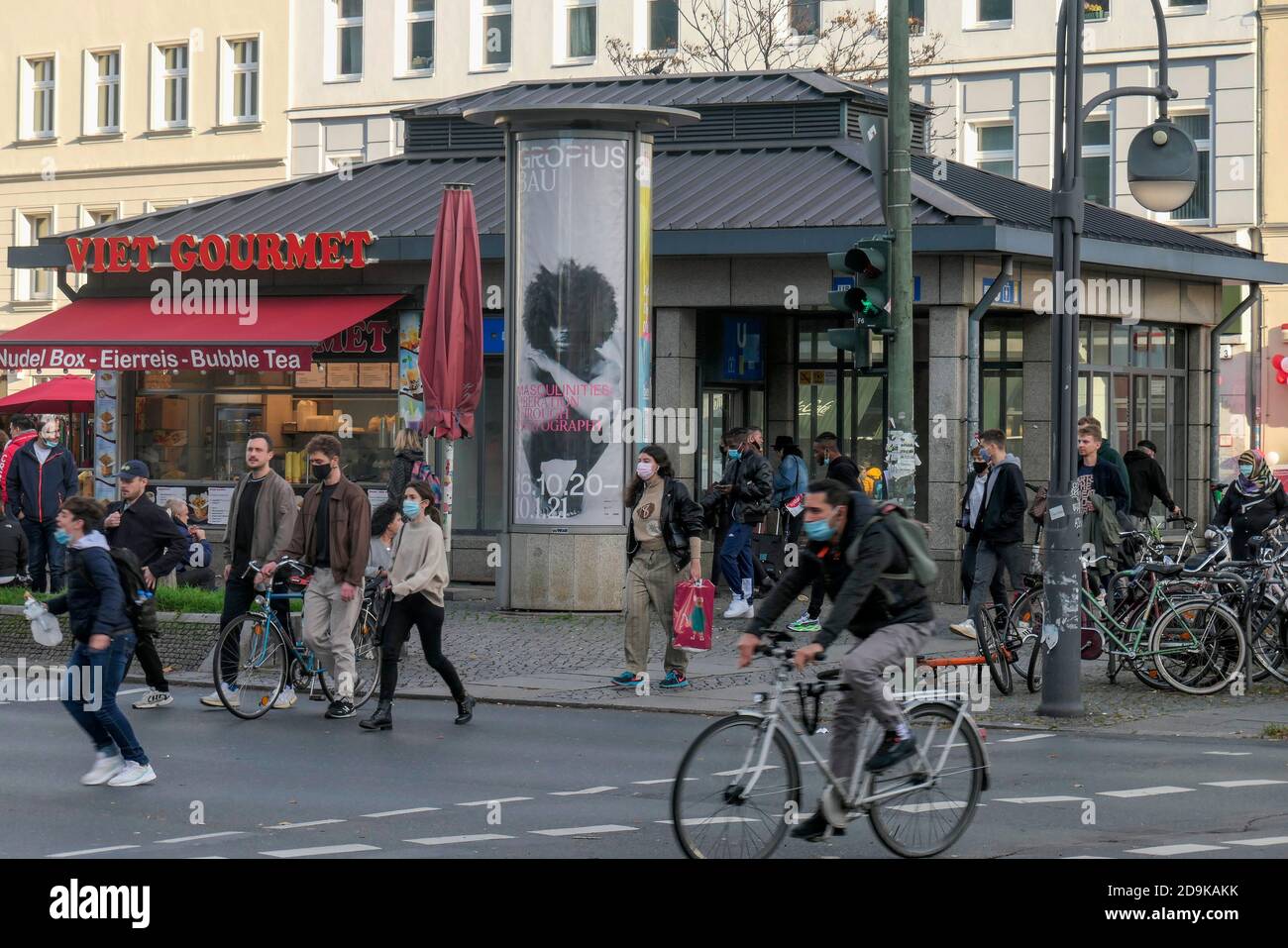 Hermannplatz Berlín Neukölln, Corona Hotspot Foto de stock