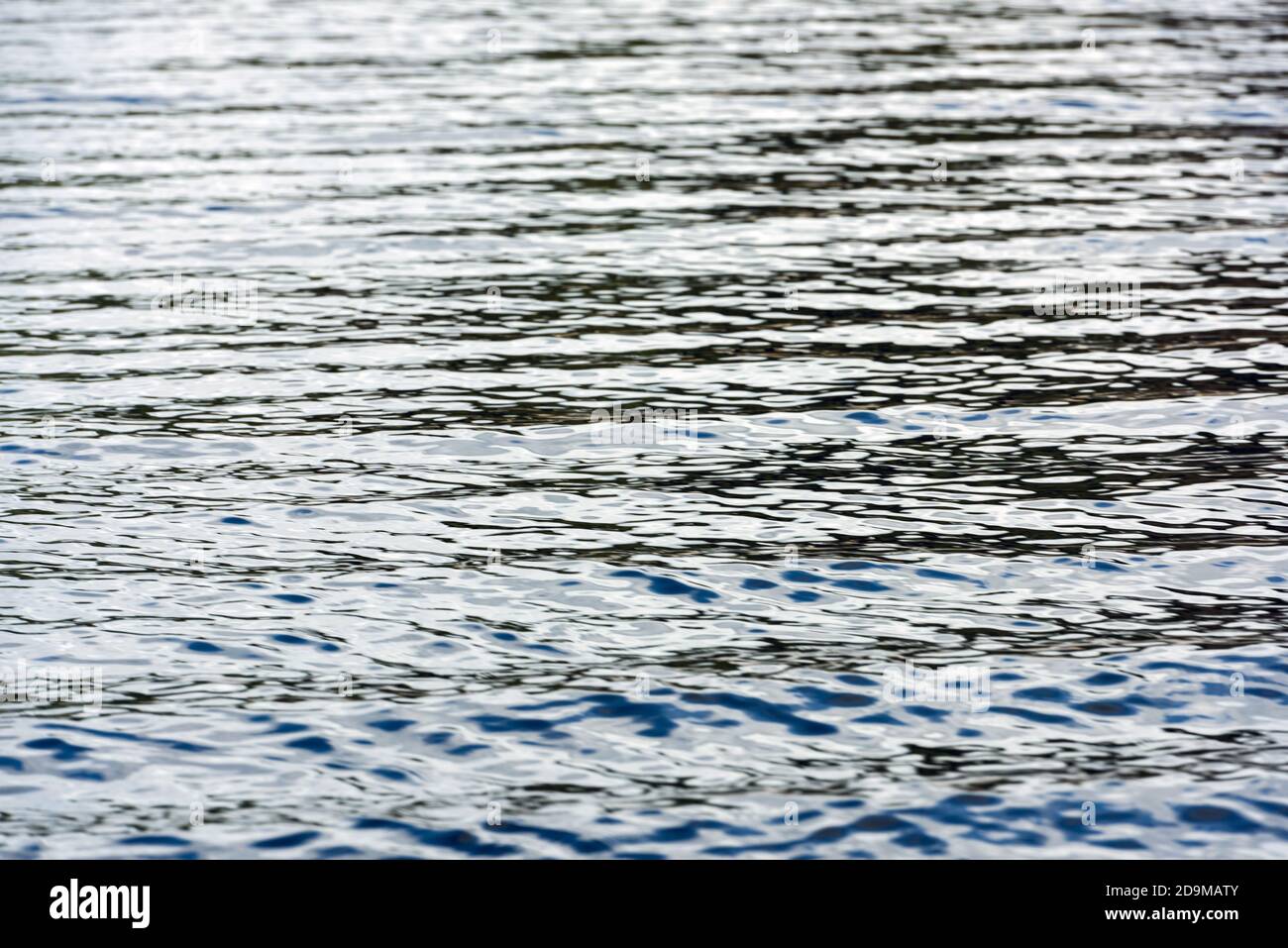 Ondas en la superficie del agua Foto de stock