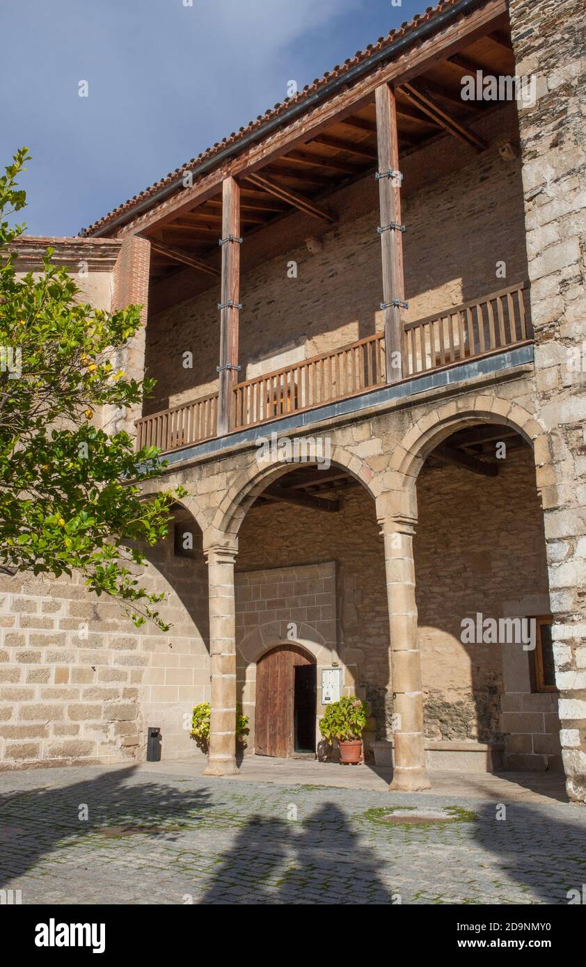 Palacio del siglo xv de los condes alba de aliste fotografías e imágenes de alta resolución Alamy