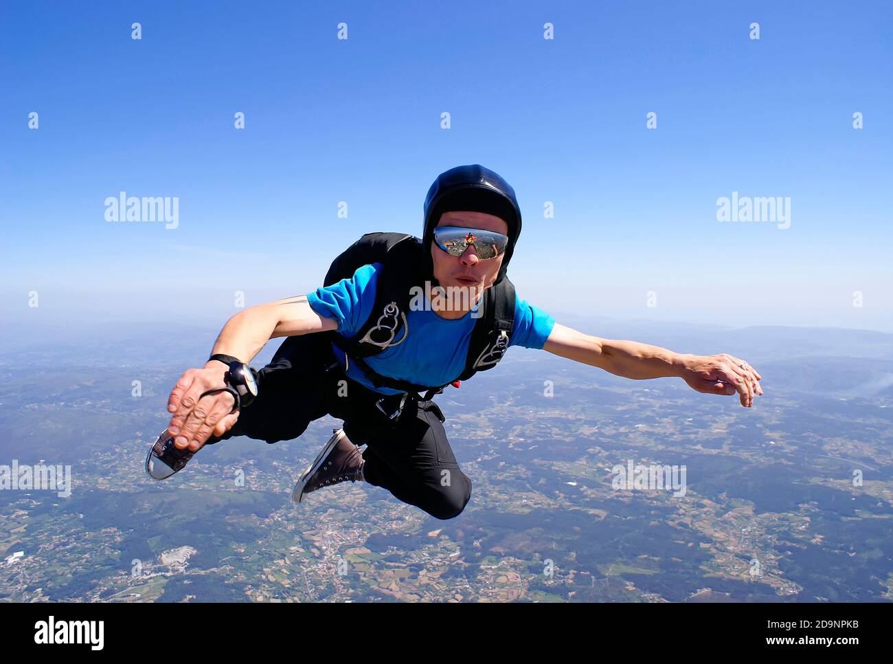 Paracaidista divertirse en el cielo Foto de stock