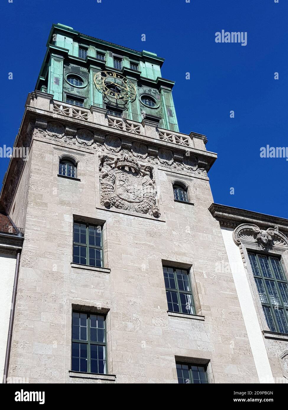 Munich TUM, Universidad Técnica de Munich, segunda universidad técnica más grande de Alemania, torre del reloj, fundador Lundwig II Foto de stock