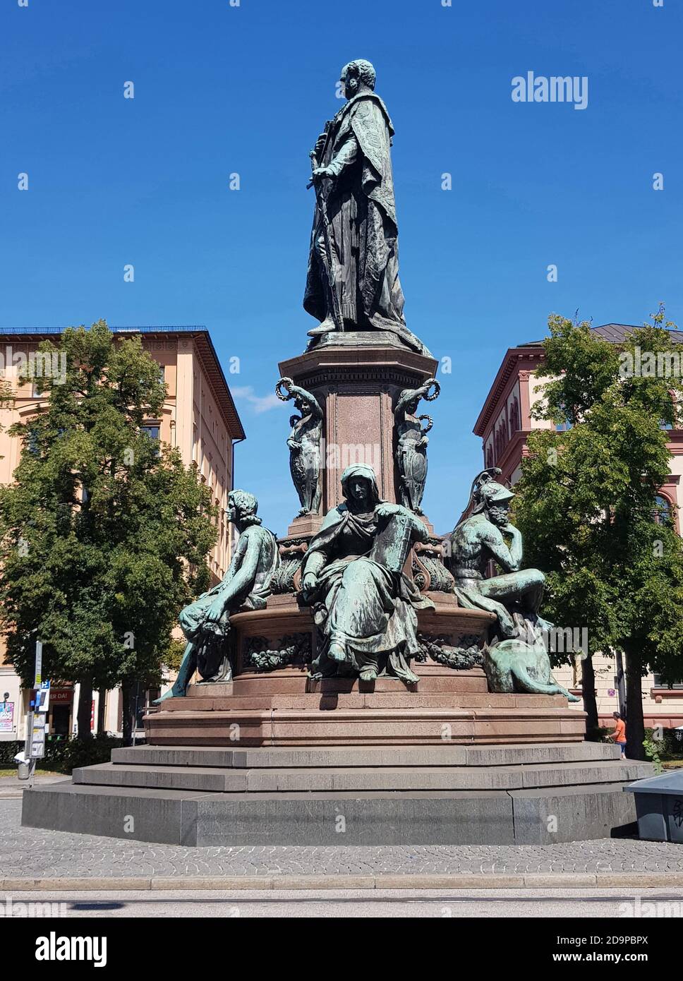 Monumento del rey Maximiliano II, MaxMonument, construido en 1870 por el escultor Kaspar von Zumbusch, es un edificio catalogado Foto de stock