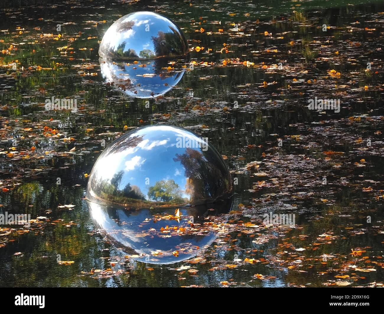 Bolas de agua fotografías e imágenes de alta resolución - Alamy