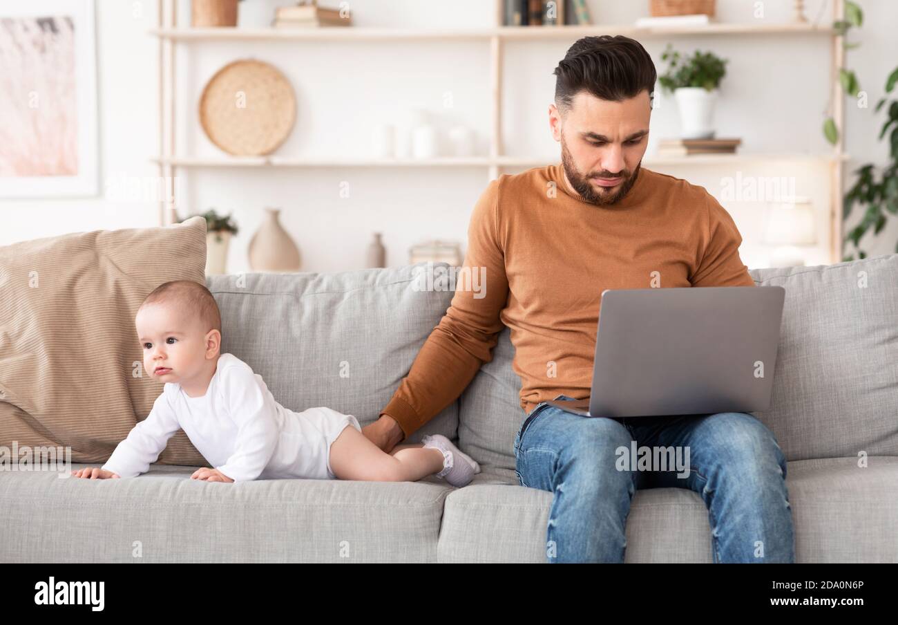 Papa distante con su hija fotografías e imágenes de alta resolución -  Página 2 - Alamy