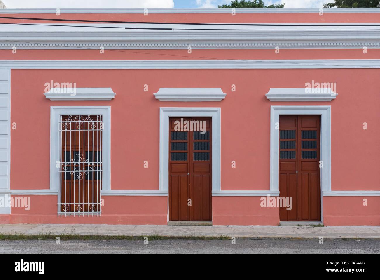 Antigua fachada de una casa, Centro Histórico, Mérida México Foto de stock