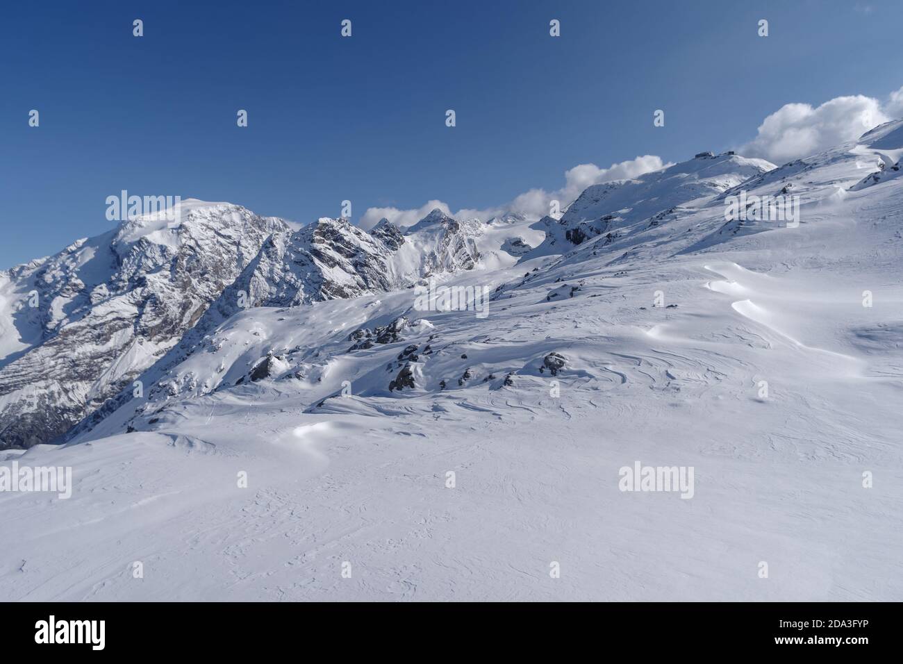 La cordillera de los Alpes Ortler del grupo de montañas de los Alpes