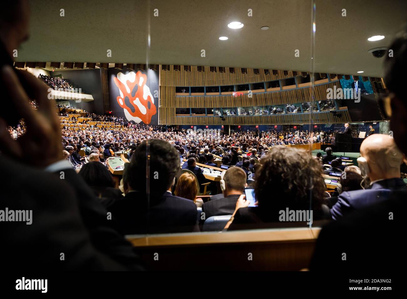 NUEVA YORK, EE.UU. - 19 de septiembre de 2017: Sala de Conferencias de la Organización de las Naciones Unidas durante un discurso del Presidente de los Estados Unidos de América Donald Trump Foto de stock