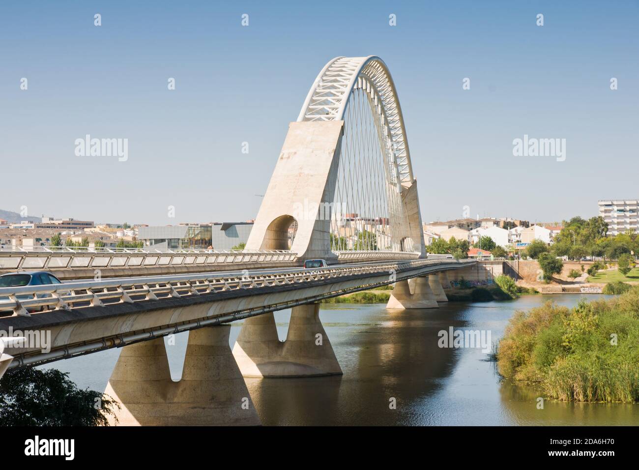 Antiguo puente romano en Mérida, Badajoz, Extremadura, España Foto de stock