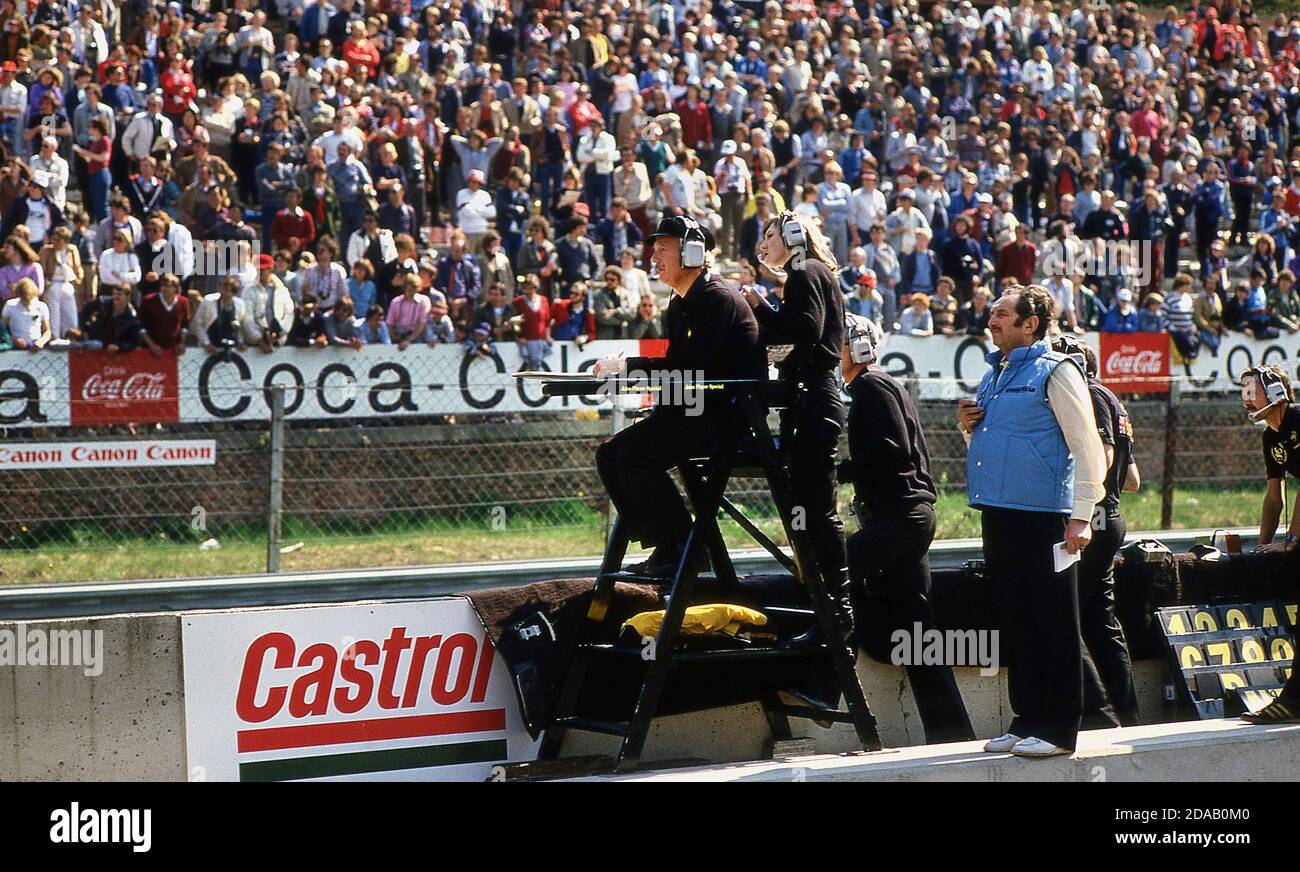 Colin Chapman en el Gran Premio de Bélgica en Zolder 1982 Foto de stock