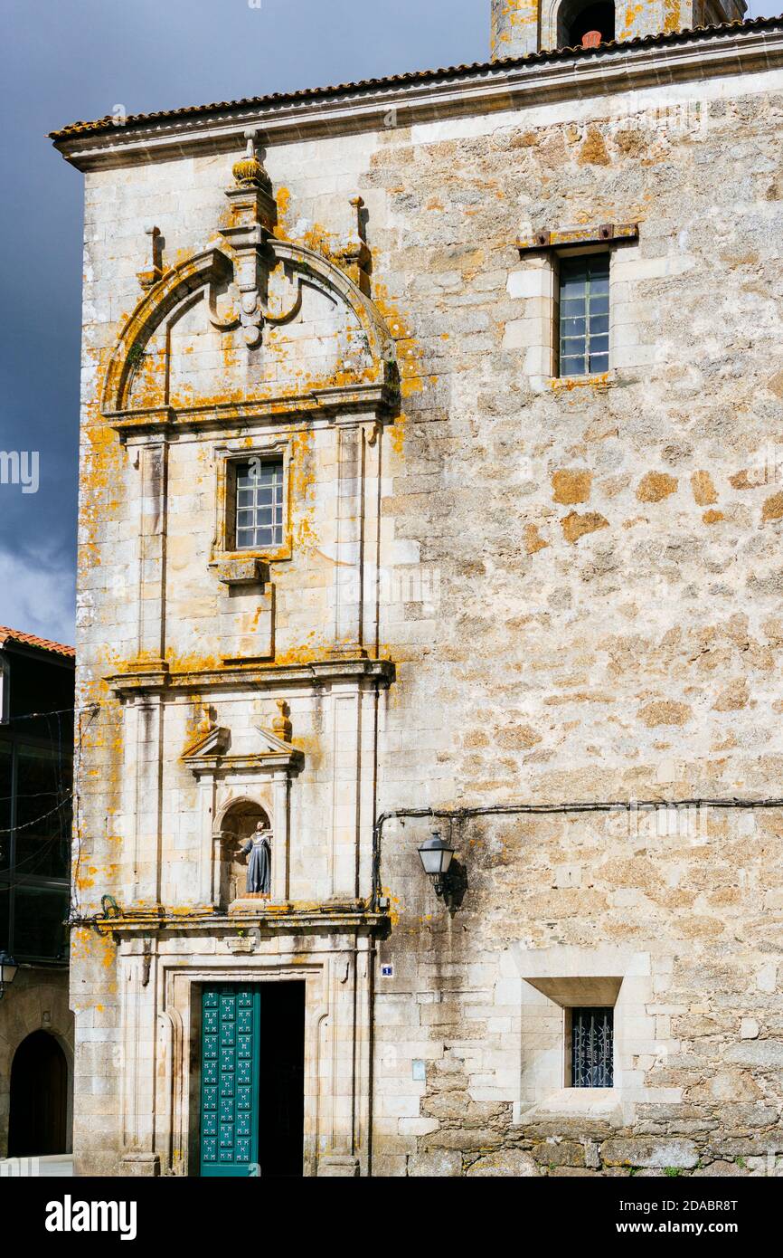 Iglesia de San Pedro Iglesia de San pedro. Fue un convento