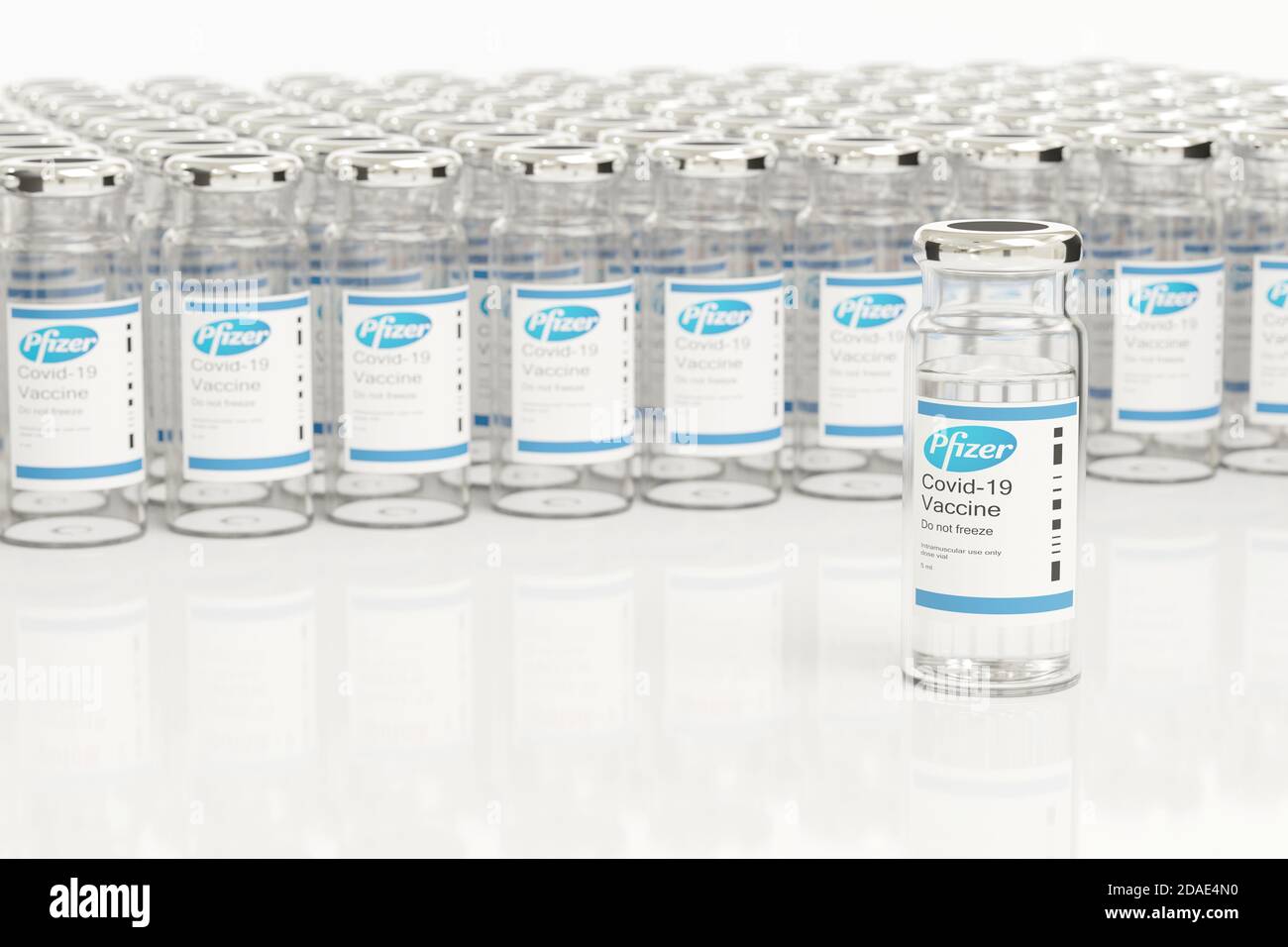 Buenos Aires, Argentina - Noviembre 12: Conjunto de viales de la vacuna Pfizer Covid -19 aislados sobre fondo blanco. Enfoque selectivo. ilustración 3d. Foto de stock