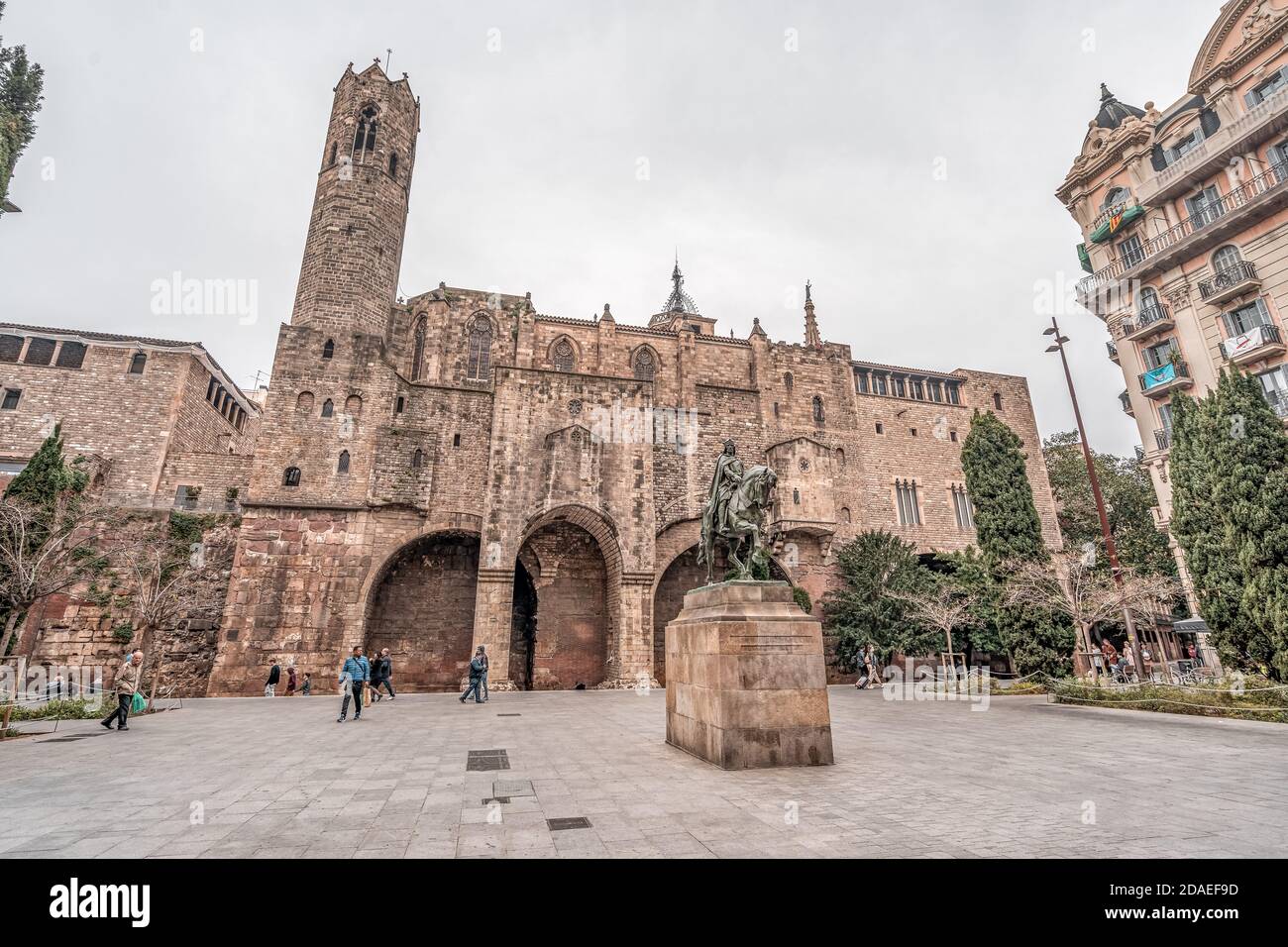 Barcelona, España - 25 de febrero de 2020: Fachada del Museo Histórico de la Plaza del Rei Foto de stock