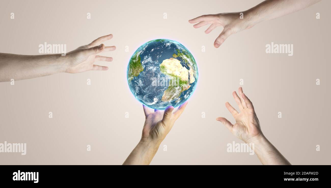 Planeta Tierra con las manos alrededor de la representación 3D Foto de stock