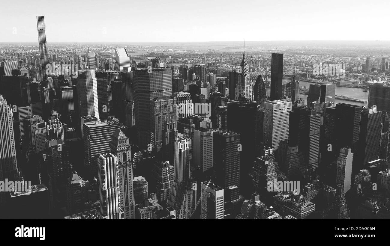 Vista en blanco y negro de los edificios de Manhattan, Nueva York, Estados Unidos Foto de stock