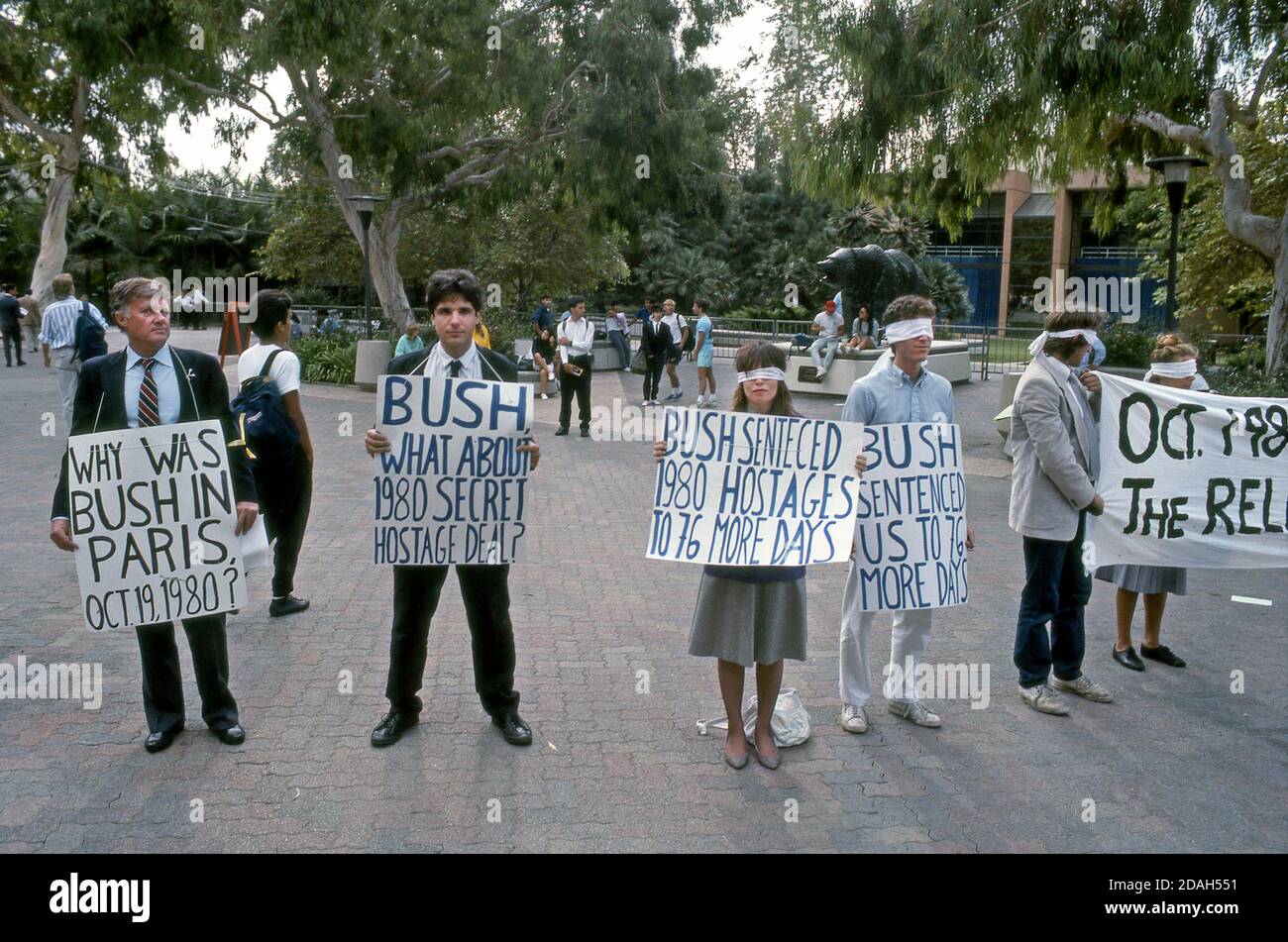 Protesta contra el presidente George H. Bush en relación con la crisis de rehenes en Irán. Foto de stock