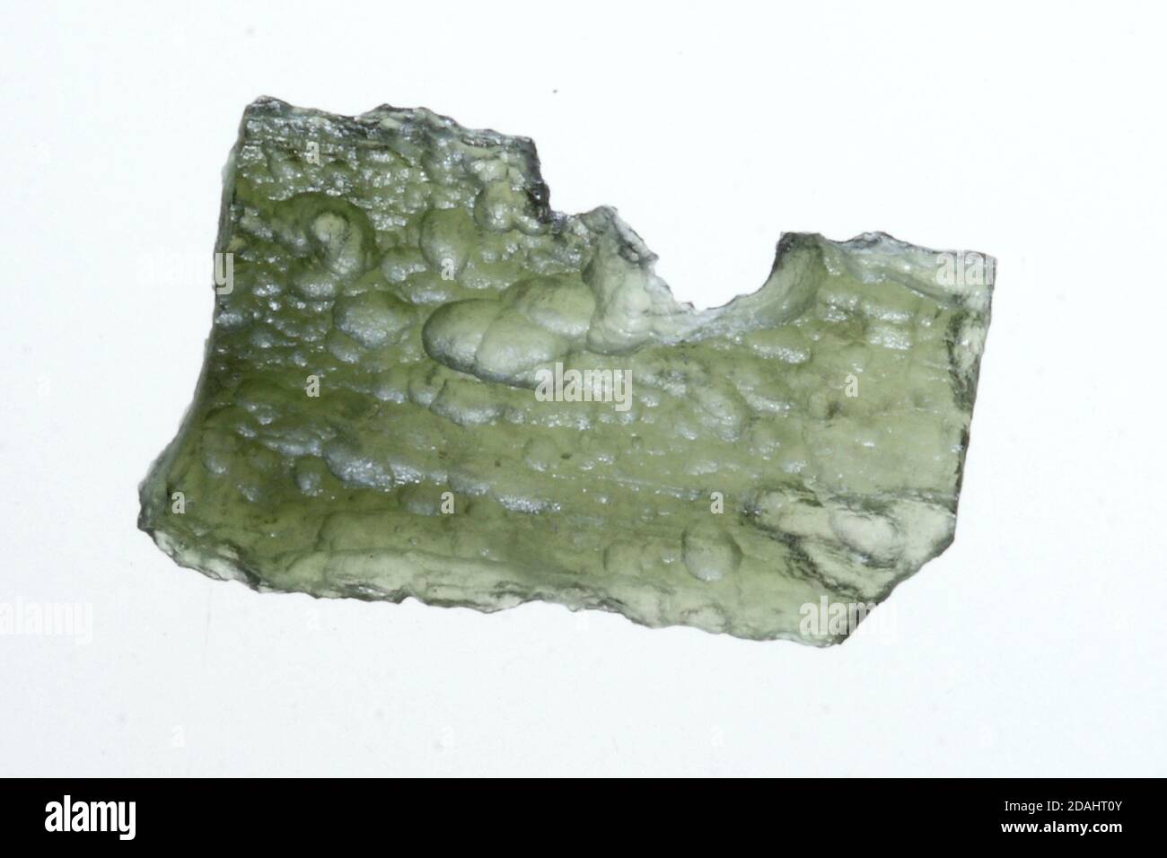 Moldavita (vltavin), vidrio verde natural formado por el impacto de un  meteorito. (CTK Photo/Zdenek Rerych Fotografía de stock - Alamy