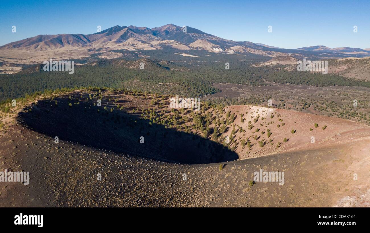 Vista del cráter Sunset y alrededores en el condado de Coconino Arizona Foto de stock
