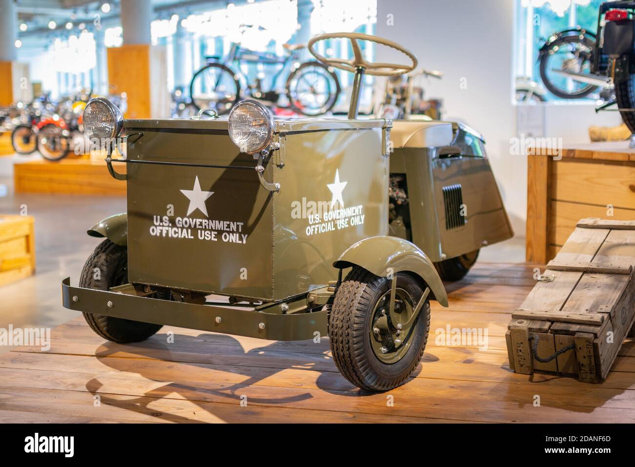 Uso militar scooter trike en el museo Barber Motorsport Leeds Alabama  Fotografía de stock - Alamy