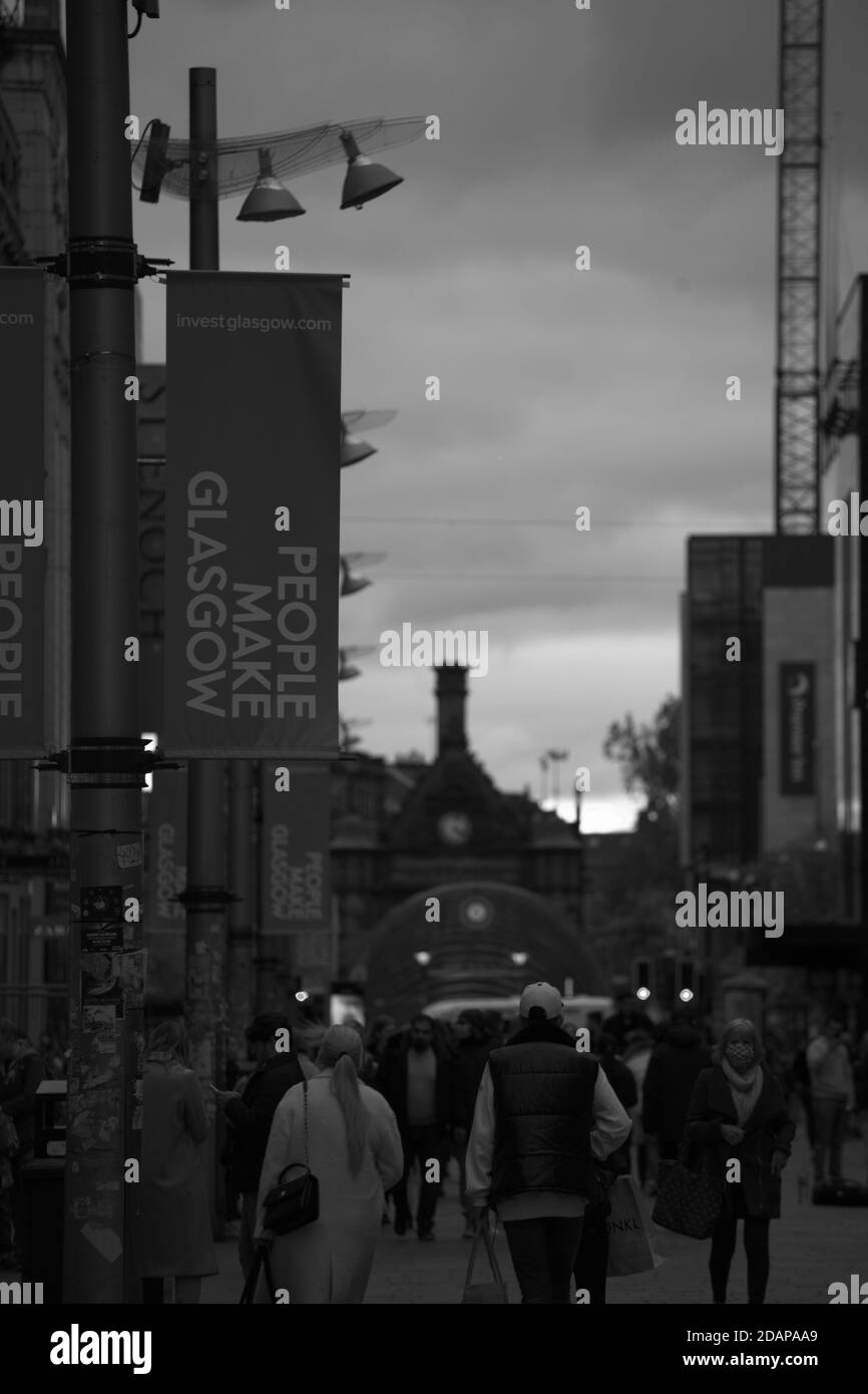 La gente hace Glasgow Foto de stock