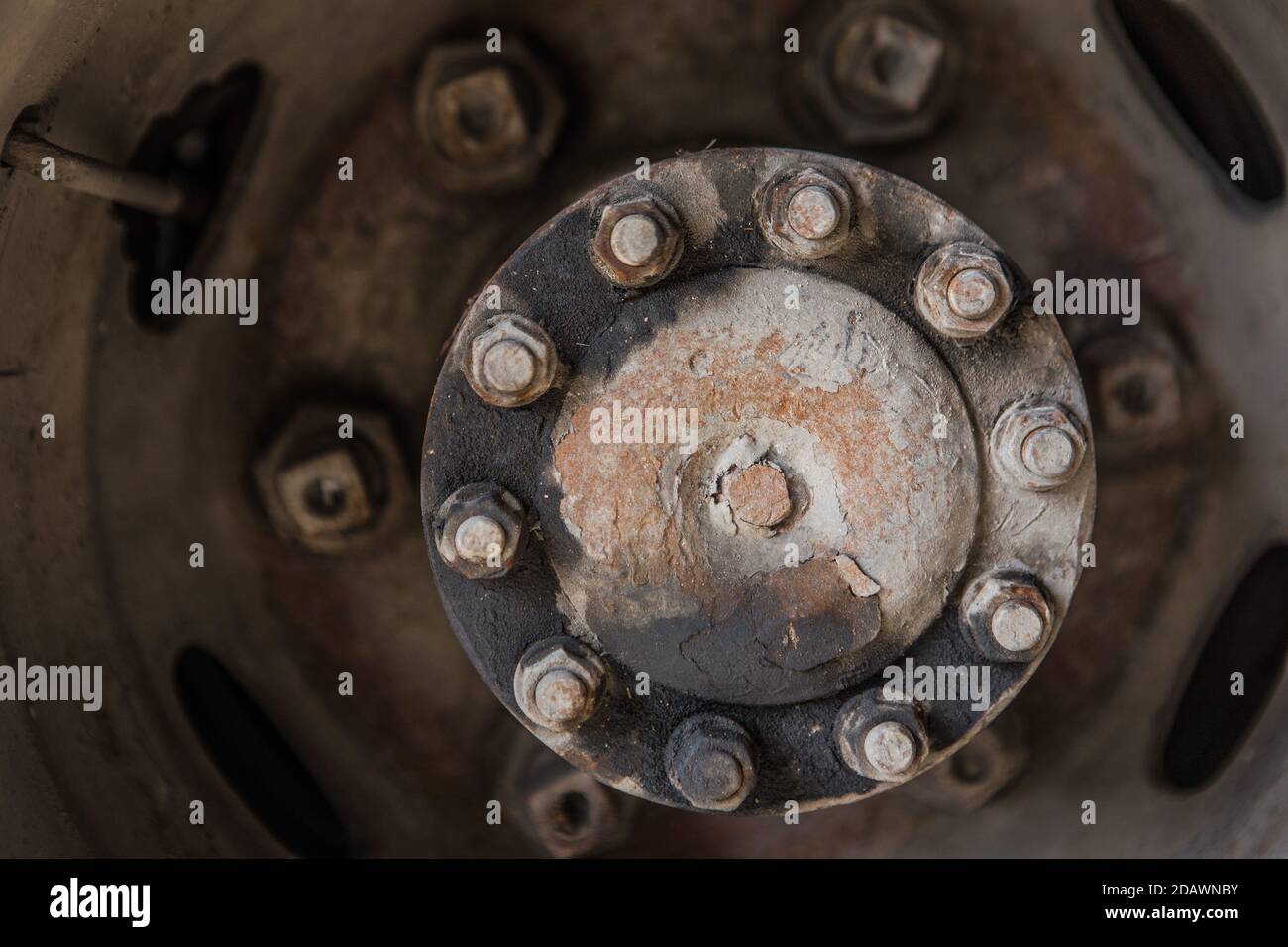 Tuerca de la rueda fotografías e imágenes de alta resolución - Alamy