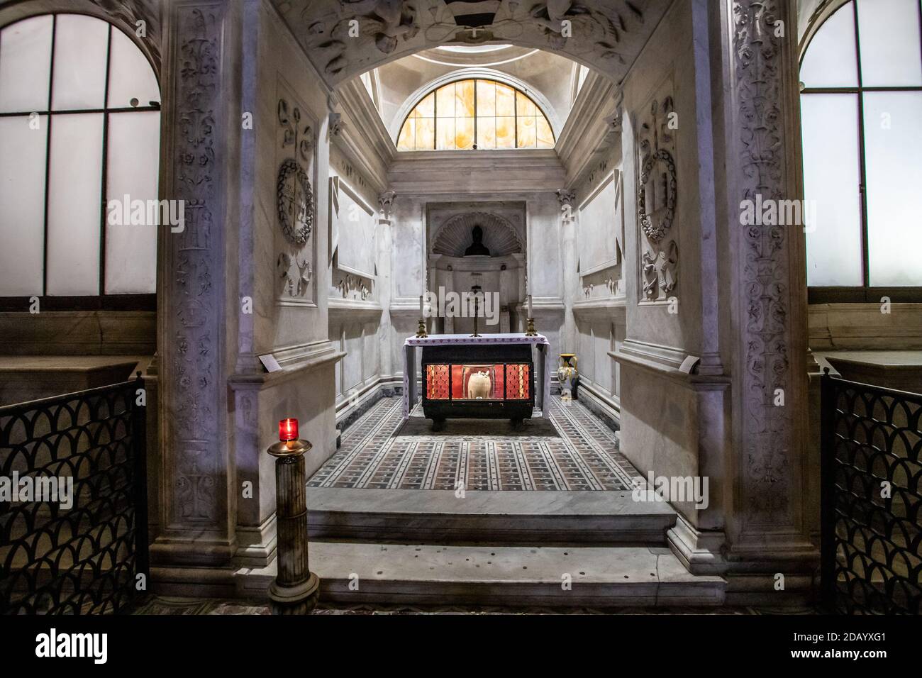 Cripta de San Gennaro, Duomo de Nápoles, Nápoles, Italia Foto de stock