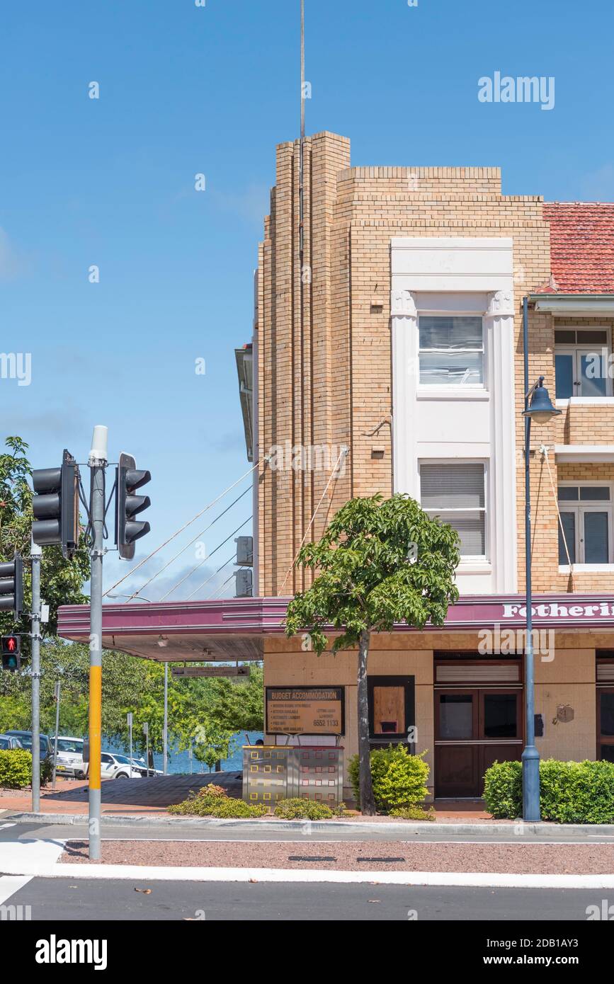 El Art Deco Footheringhams Hotel, declarado Patrimonio de la Humanidad por la UNESCO, en Taree, Nueva Gales del Sur, Australia, fue construido en 1938 y permanece intacto y sin alteraciones Foto de stock