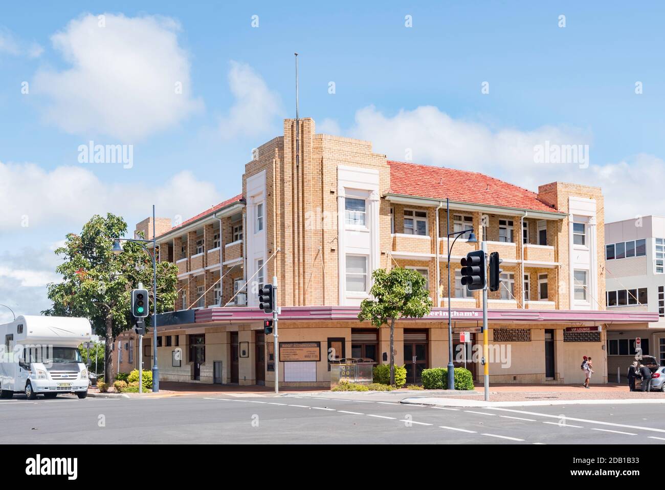 El Art Deco Footheringhams Hotel, declarado Patrimonio de la Humanidad por la UNESCO, en Taree, Nueva Gales del Sur, Australia, fue construido en 1938 y permanece intacto y sin alteraciones Foto de stock