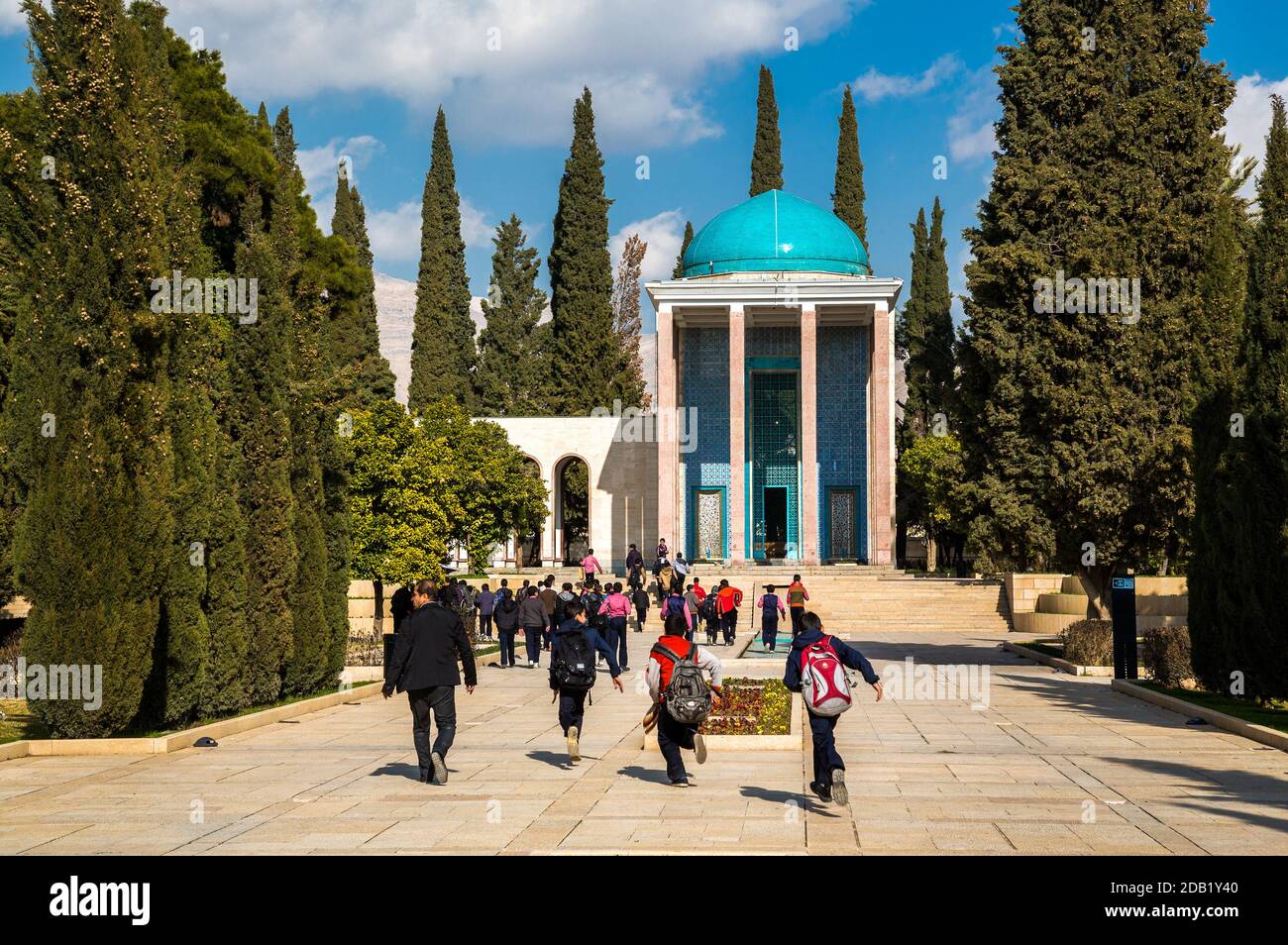 La tumba de Saadi, también conocida como Saadieh, es una tumba y mausoleo dedicado al poeta persa Saadi en la ciudad iraní de Shiraz. Foto de stock