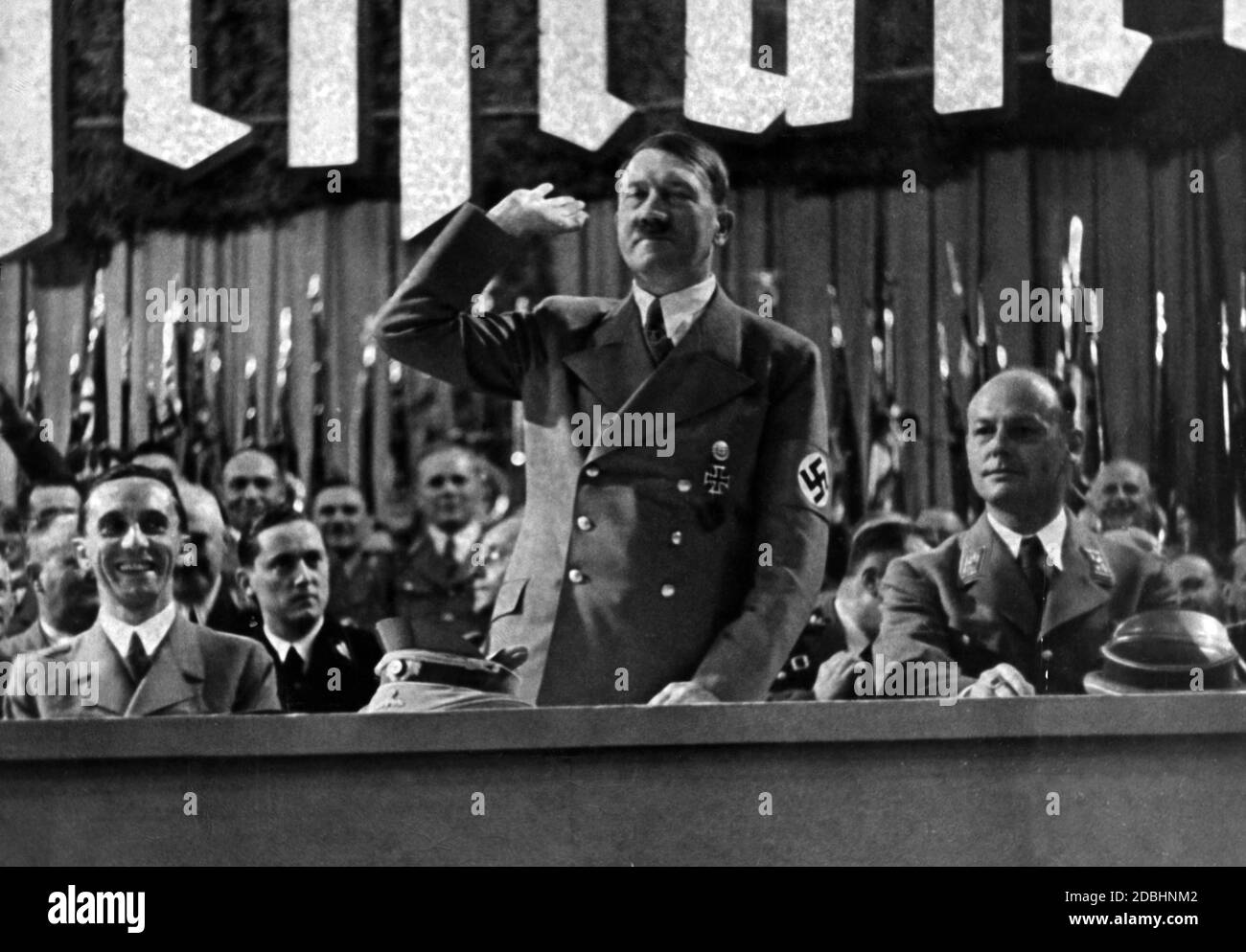 Hitler con Goebbels y Erich Hilgenfeldt. Foto de stock