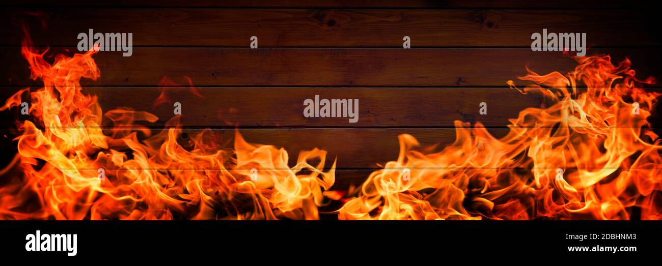 Parrilla llamas fuego fotografías e imágenes de alta resolución - Alamy