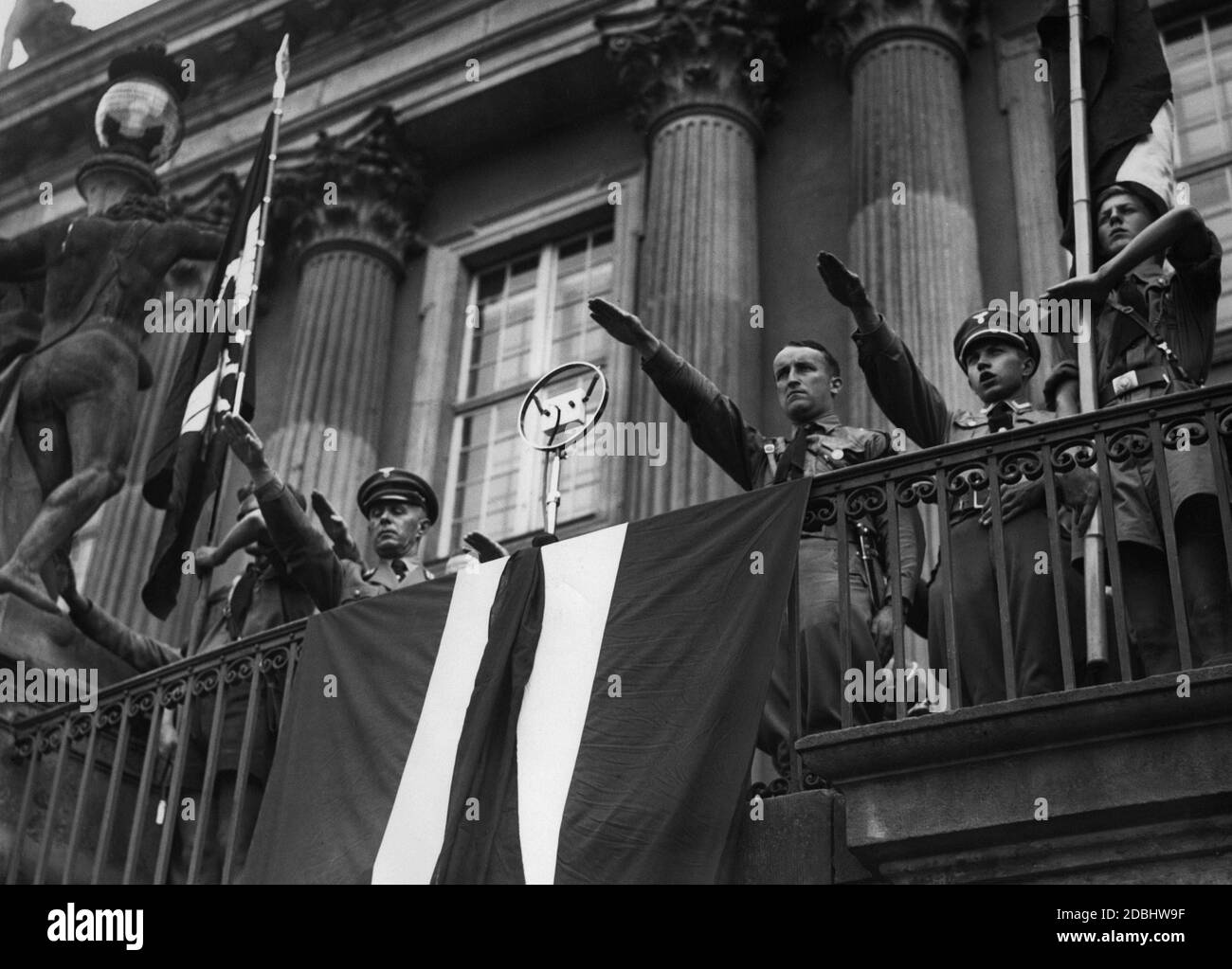 Funcionarios del NSDAP de varias generaciones. Foto de stock
