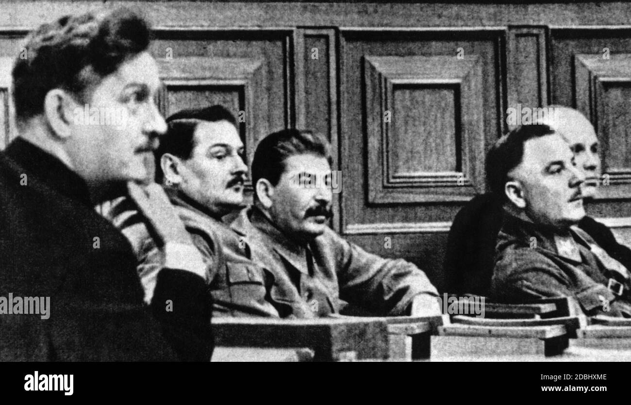Bulganin, Zhdanov, Stalin, Voroshilov, Khrushchev. Foto de stock