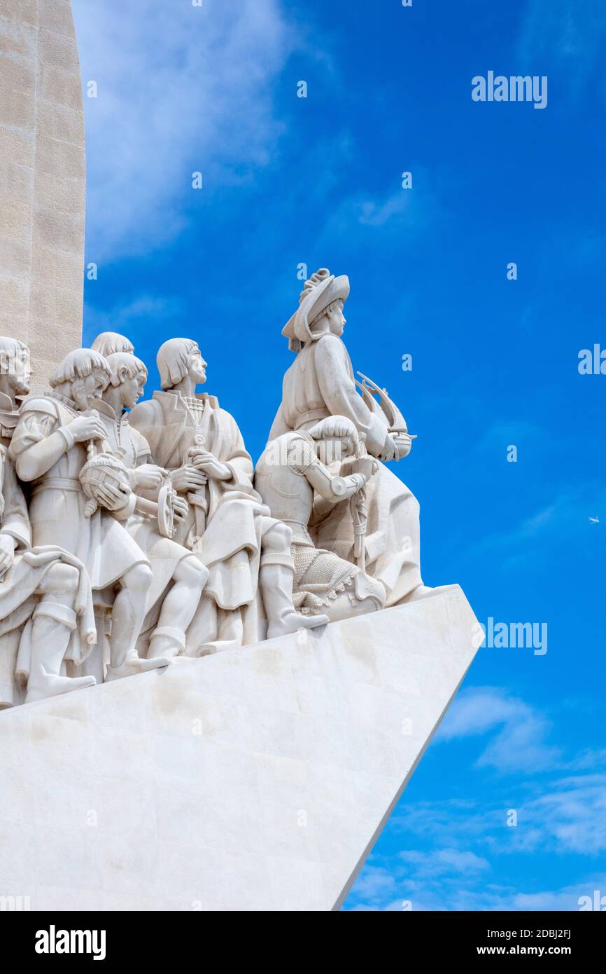 El Monumento a los descubrimientos (Padrao dos Descobrimentos) en el río Tajo en Belem, Lisboa, Portugal, Europa Foto de stock