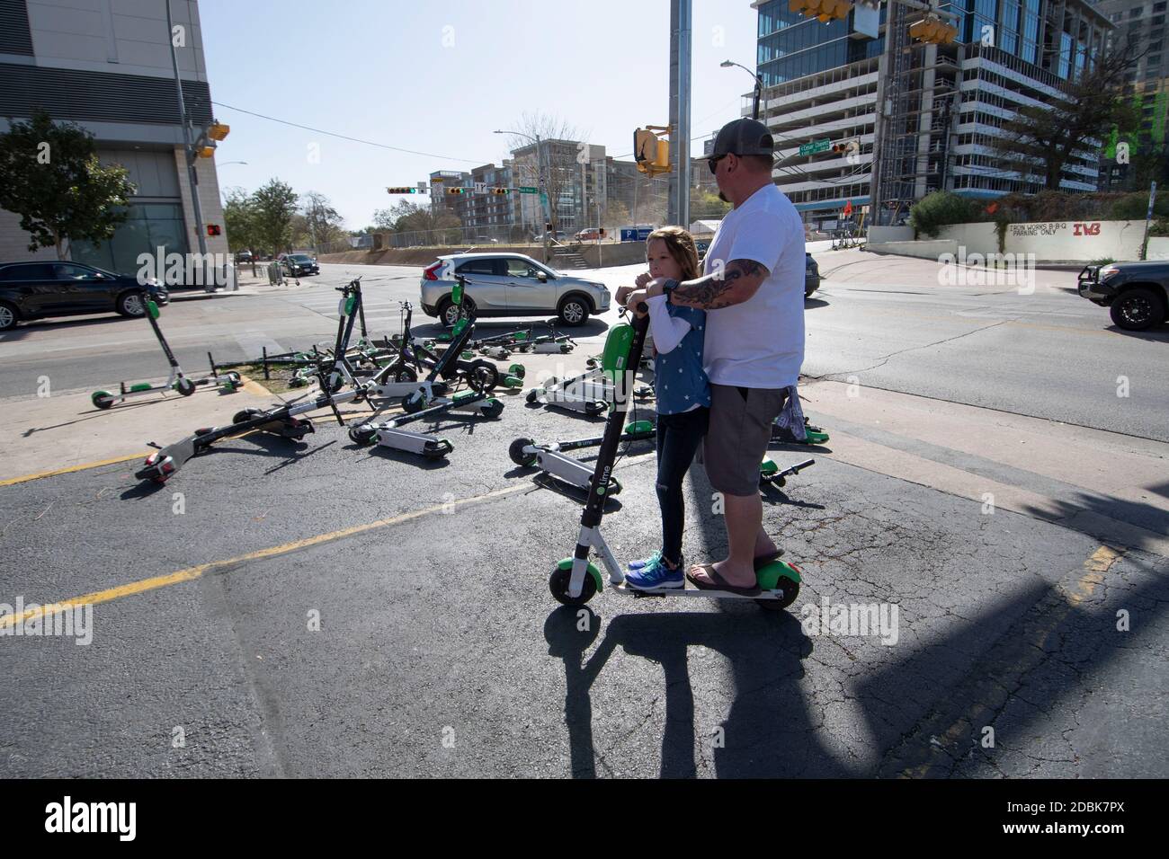 Scooter de micromovilidad de cal fotografías e imágenes de alta