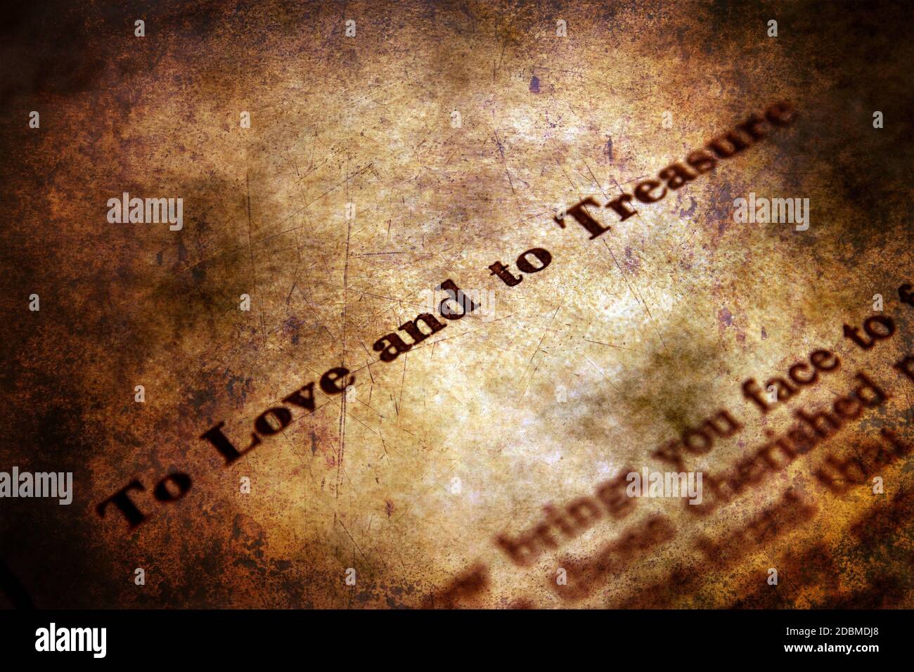 Amor y tesoro texto sobre Grunge antecedentes Foto de stock