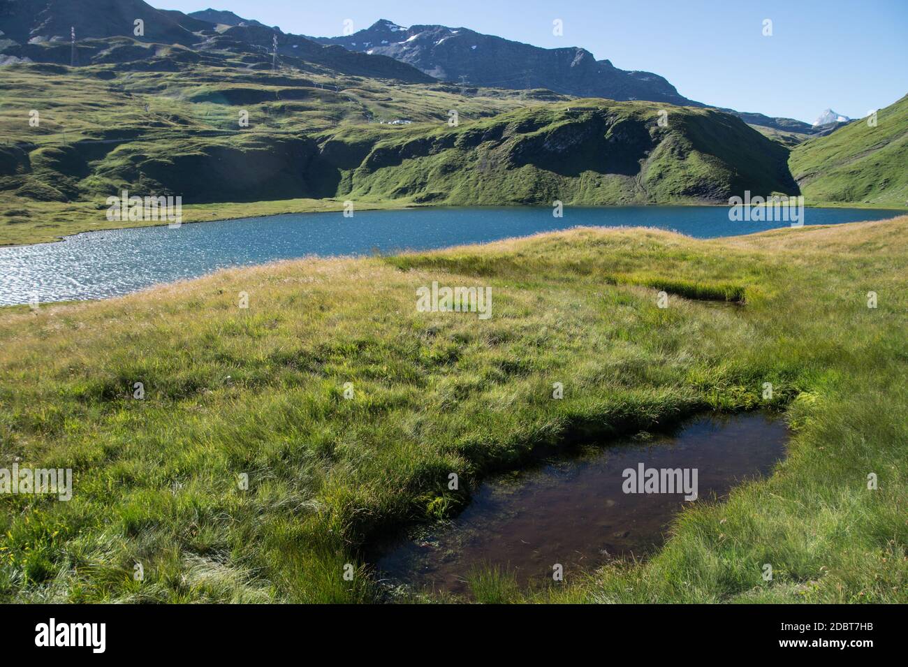 El lago de verney,petit Saint Bernard,val d'Aoste,Italia Foto de stock