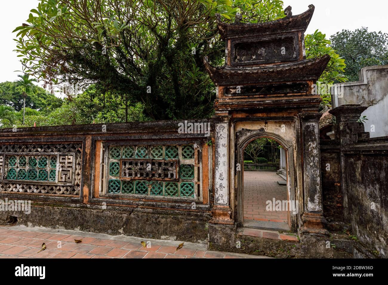 Los templos de Hoa Lu en Ninh Binh en Vietnam Foto de stock