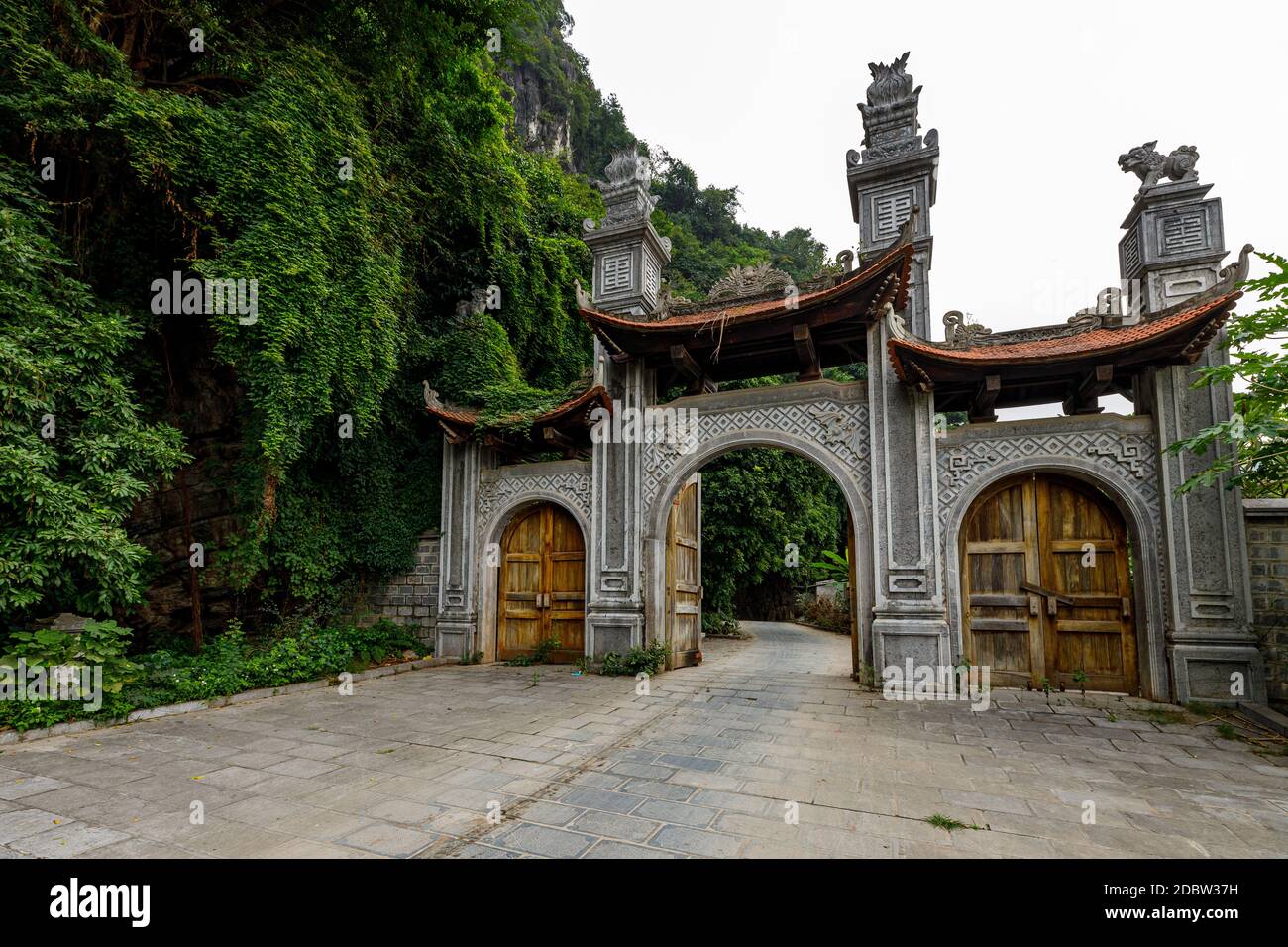 Los templos de Hoa Lu en Ninh Binh en Vietnam Foto de stock
