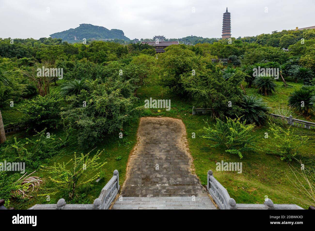 El templo de Bai Dinh en Ninh Binh en Vietnam Foto de stock