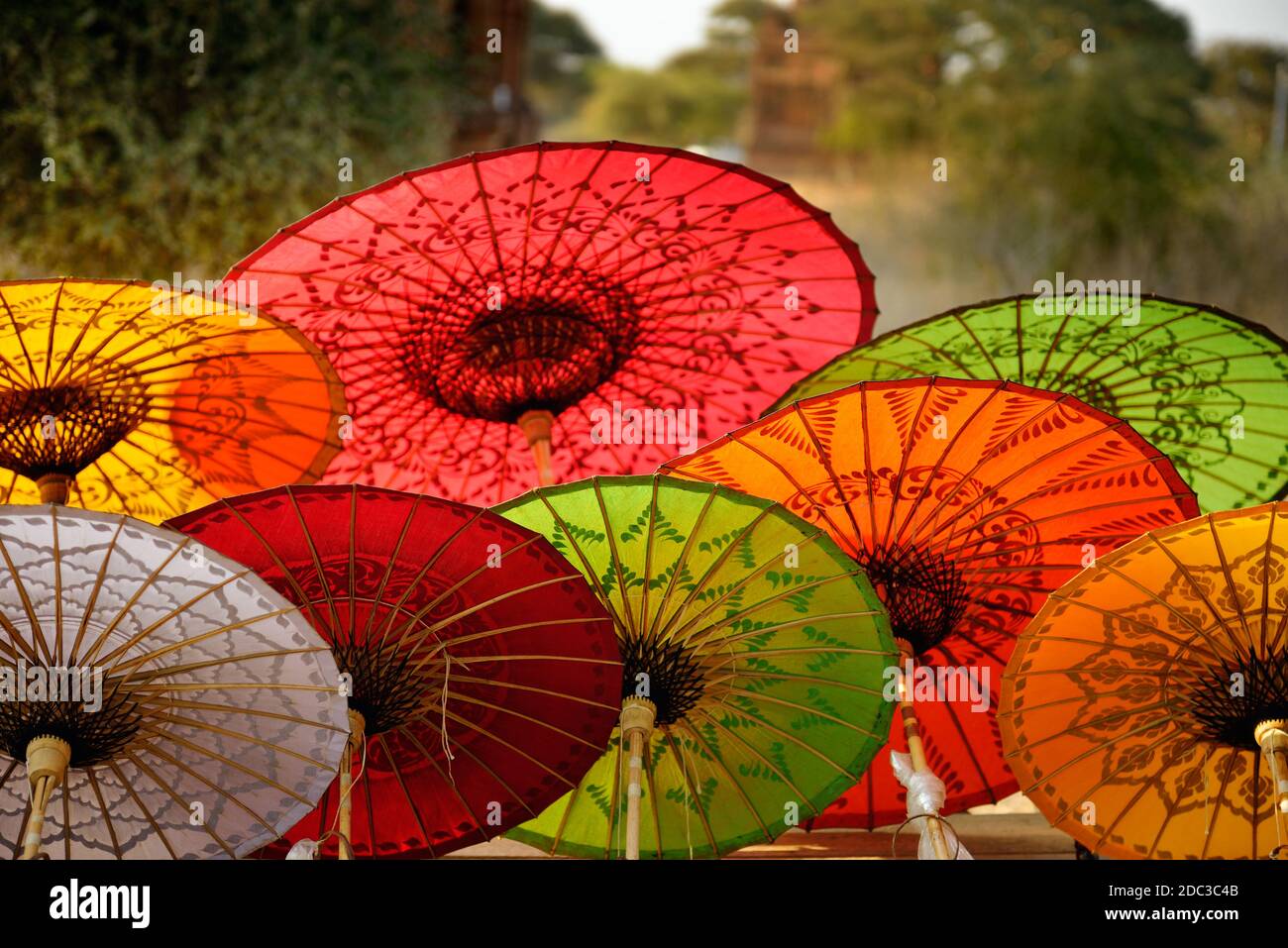 Sombrilla en muchos colores fotografías e imágenes de alta resolución -  Página 2 - Alamy
