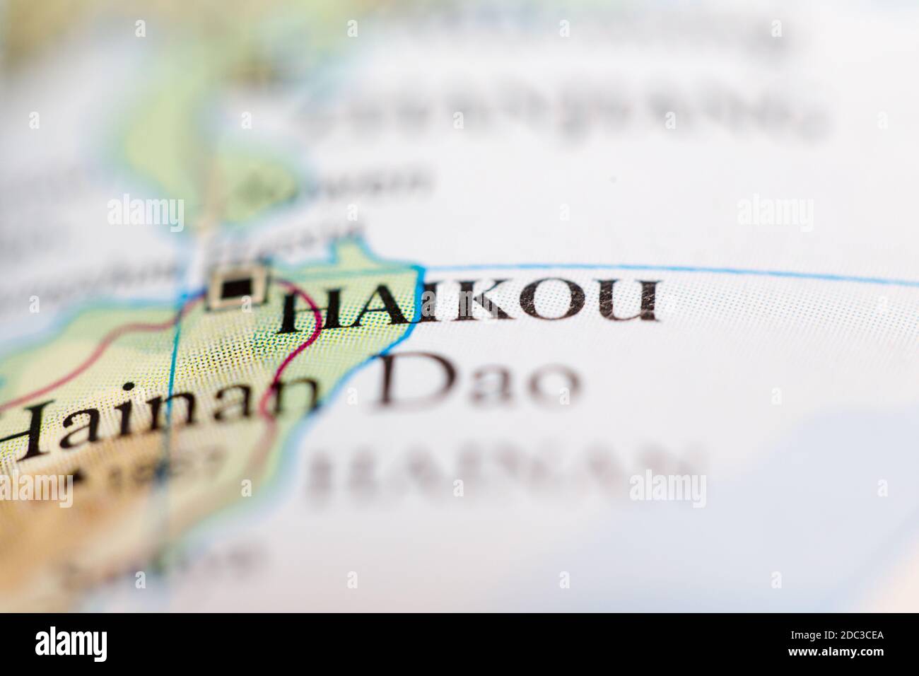Profundidad de campo reducida se centra en la ubicación del mapa geográfico de Haikou China Asia continente en atlas Foto de stock