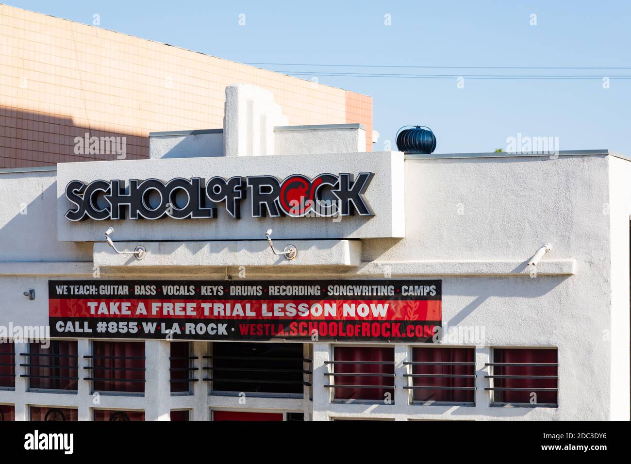 School of Rock Signage, Wilshire Boulevard, West los Angeles, California, Estados Unidos. Foto de stock