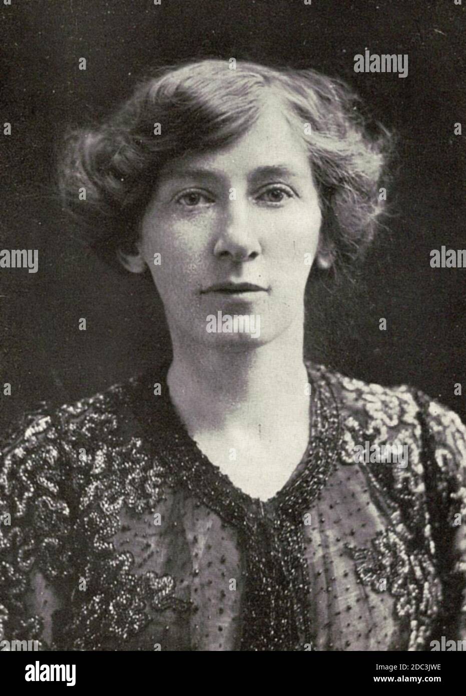 CICELY HAMILTON (1872-1952) autora inglesa, sufragánea, dramaturga y feminista que compuso la letra de 'la marcha de las mujeres' compuesta por Ethel Smyth. Foto sobre 1906. Foto de stock