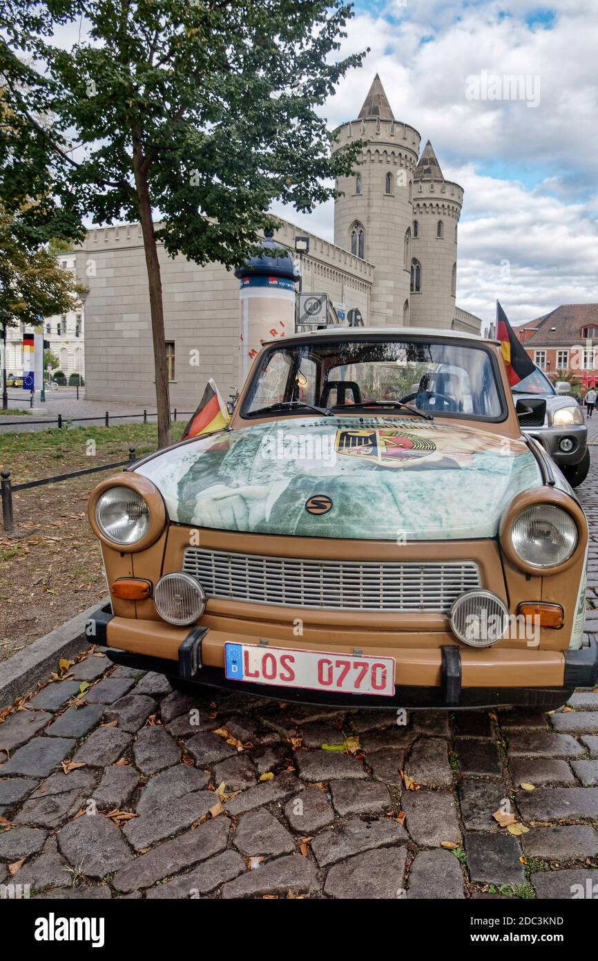 Trabi am Tag der deutschen Einheit en Potsdam, Brandeburgo, Alemania Foto de stock